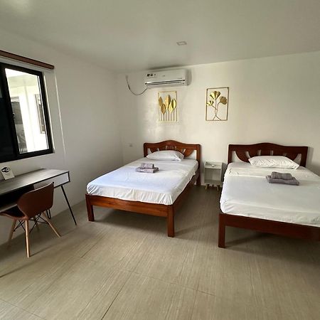 Kasamigos Guesthouse With Fast Internet Puerto Princesa Екстер'єр фото