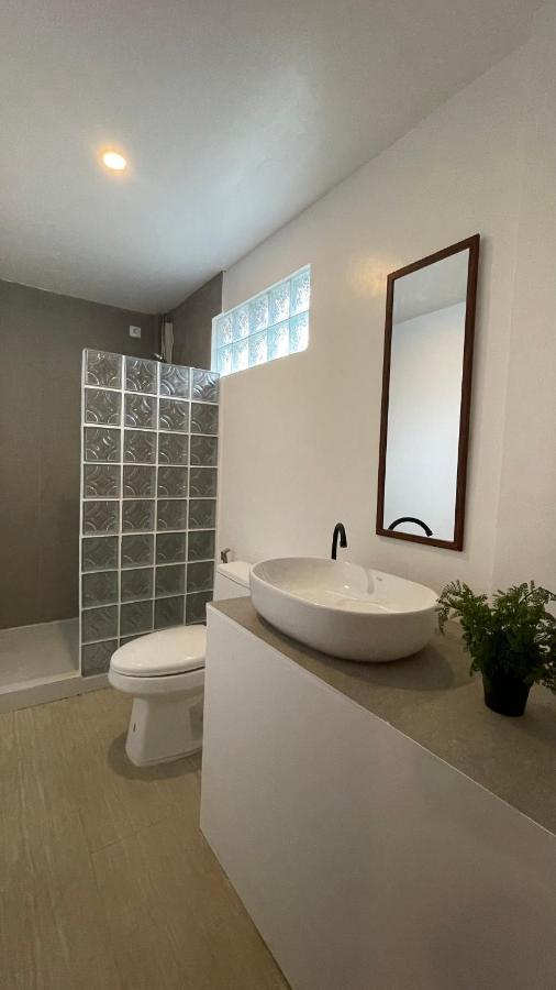 Kasamigos Guesthouse With Fast Internet Puerto Princesa Екстер'єр фото